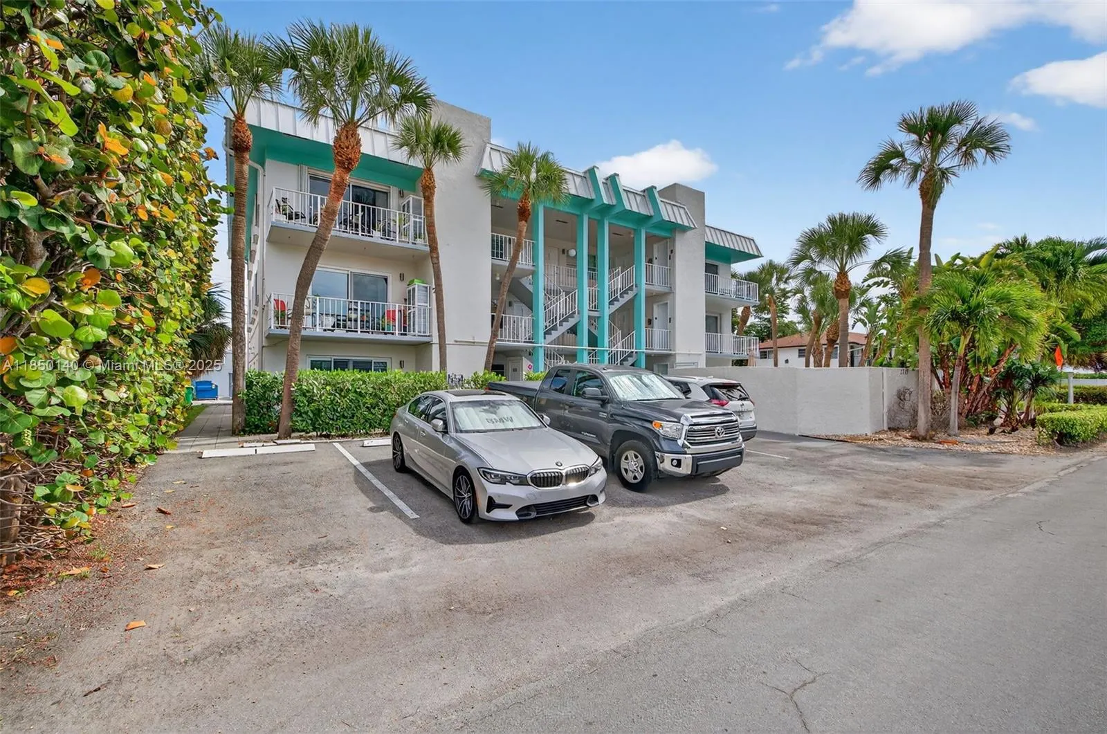 2715 NE 49th St, #309