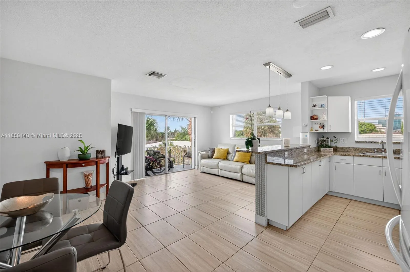 2715 NE 49th St, #309