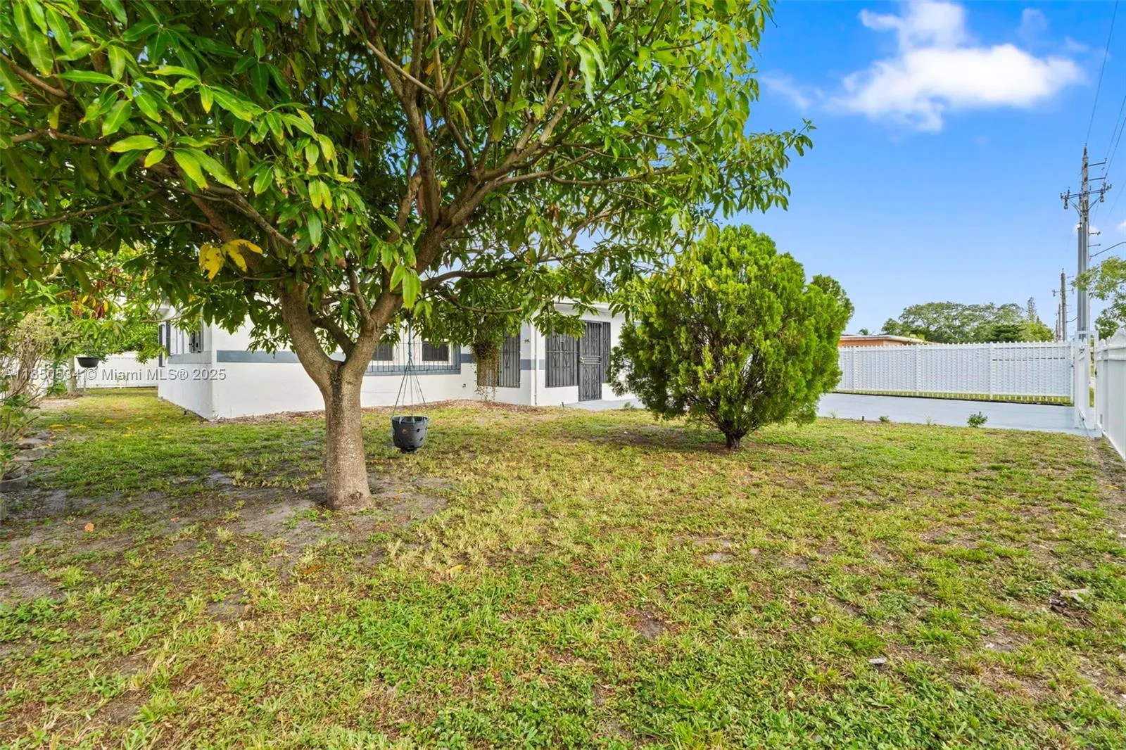 1237 NW 15th Ave