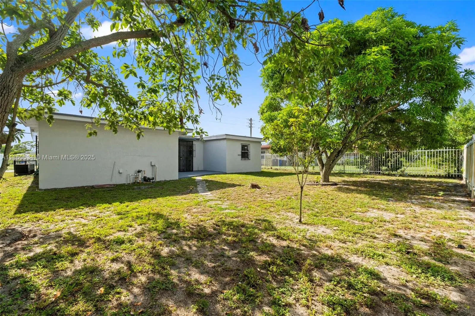 1237 NW 15th Ave