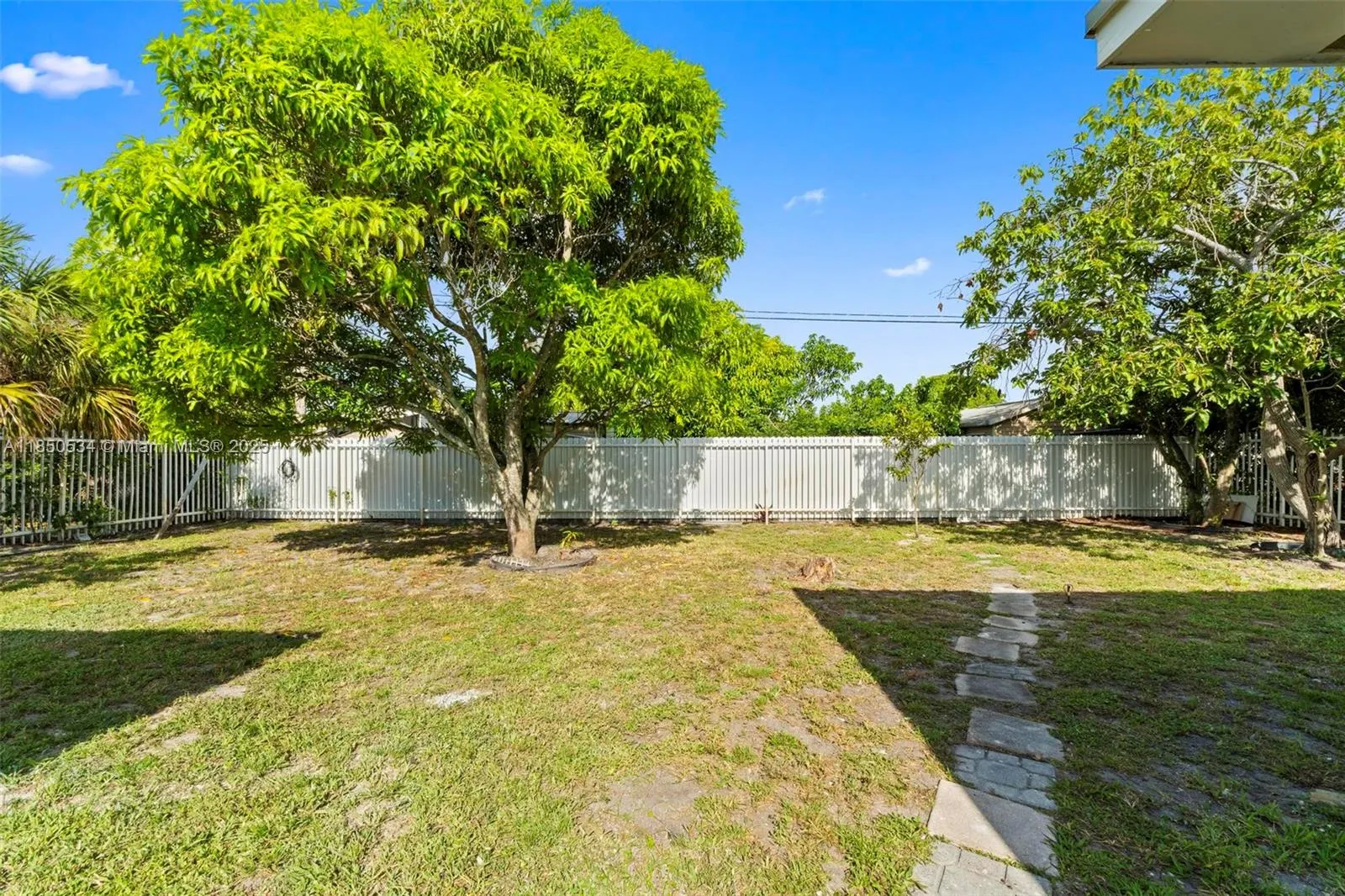 1237 NW 15th Ave