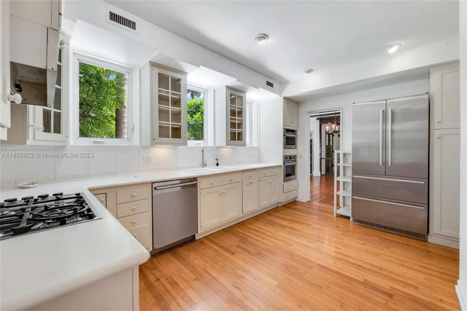 2418 Country Club Prado