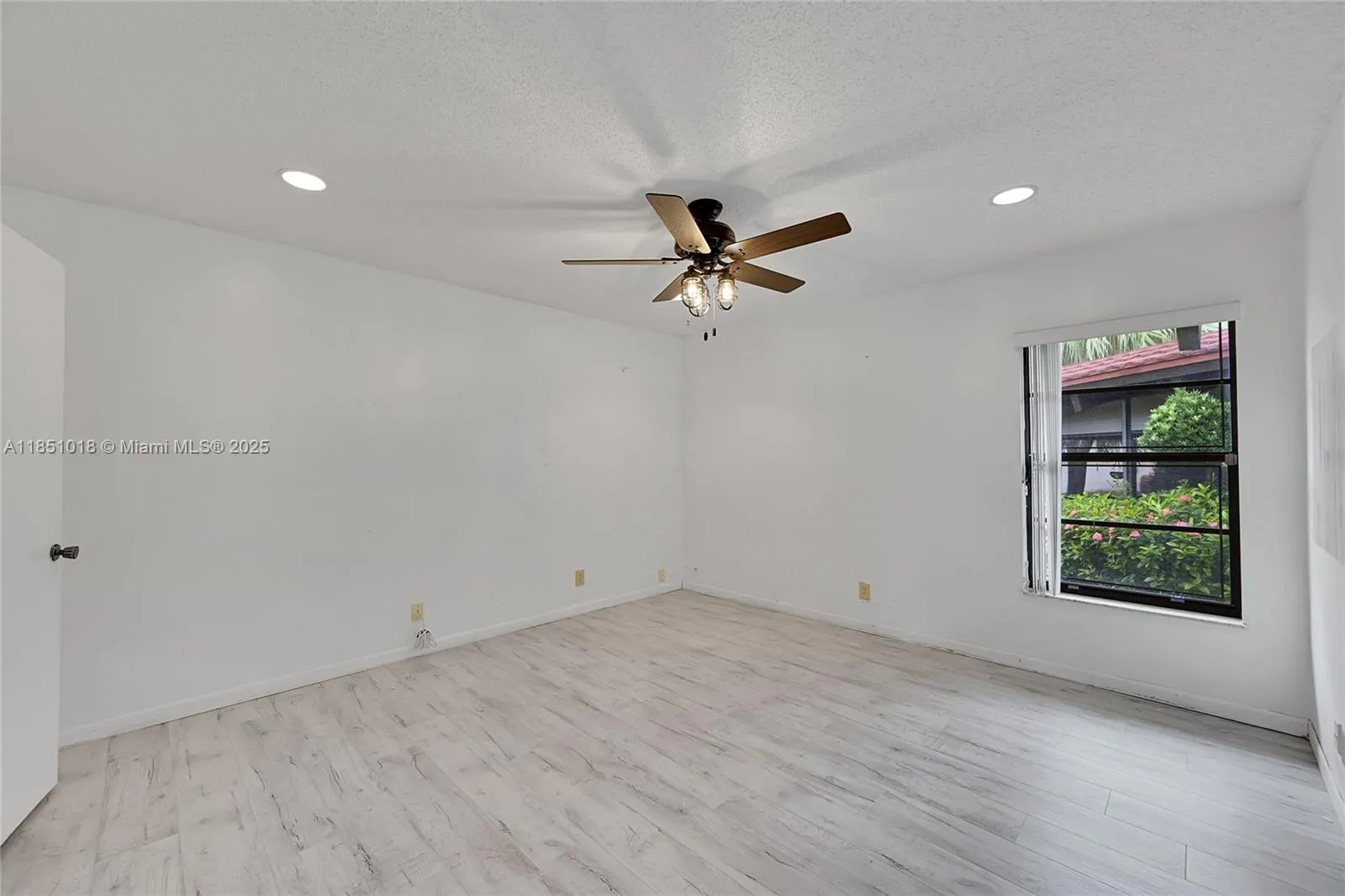 8141 Pine Cir, #54