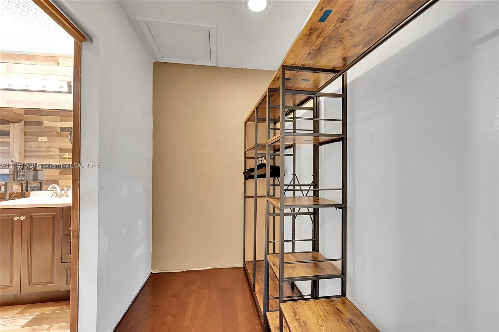 8141 Pine Cir, #54