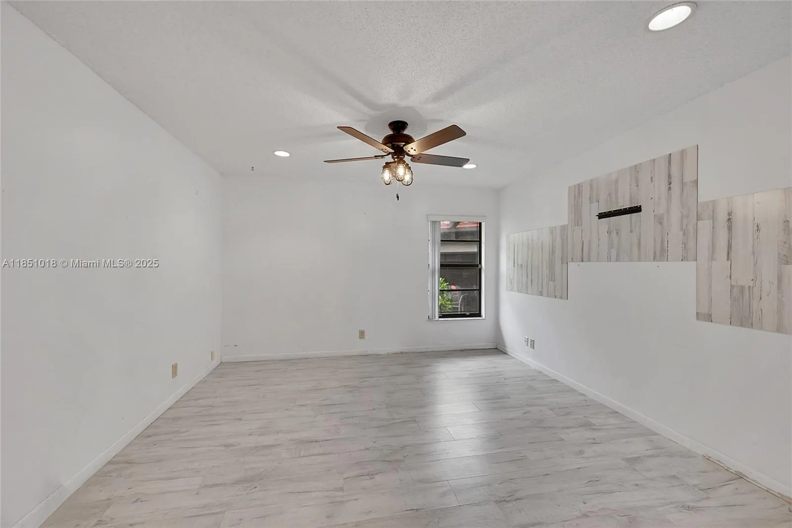 8141 Pine Cir, #54