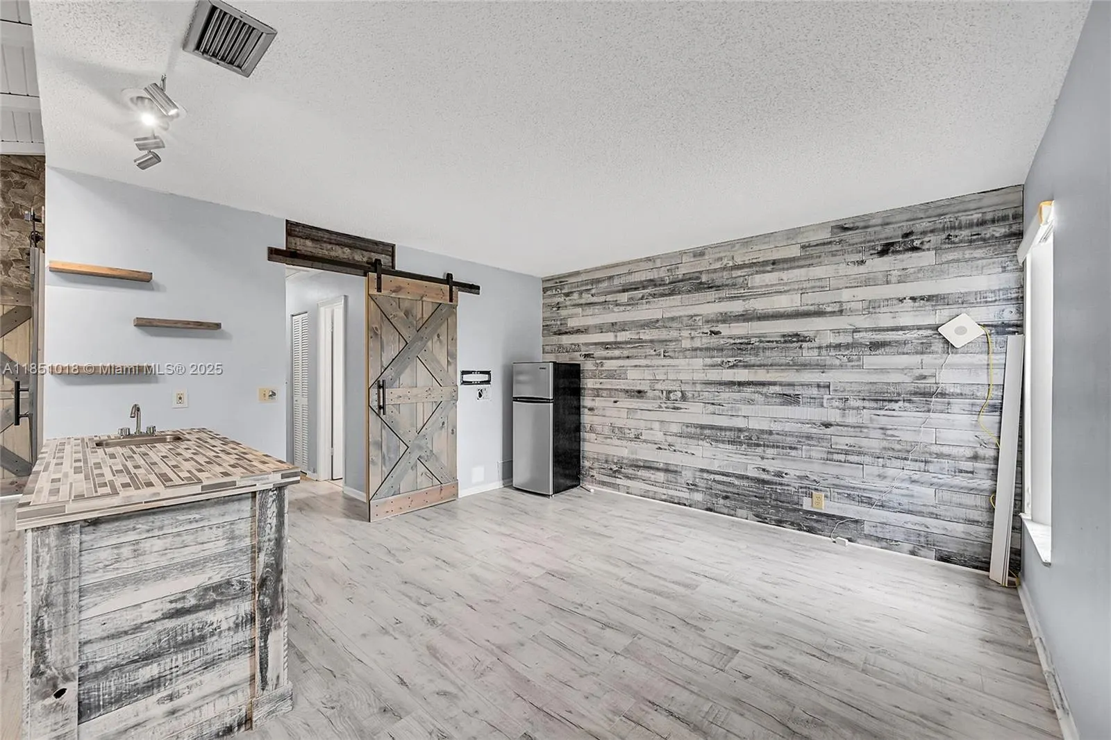 8141 Pine Cir, #54