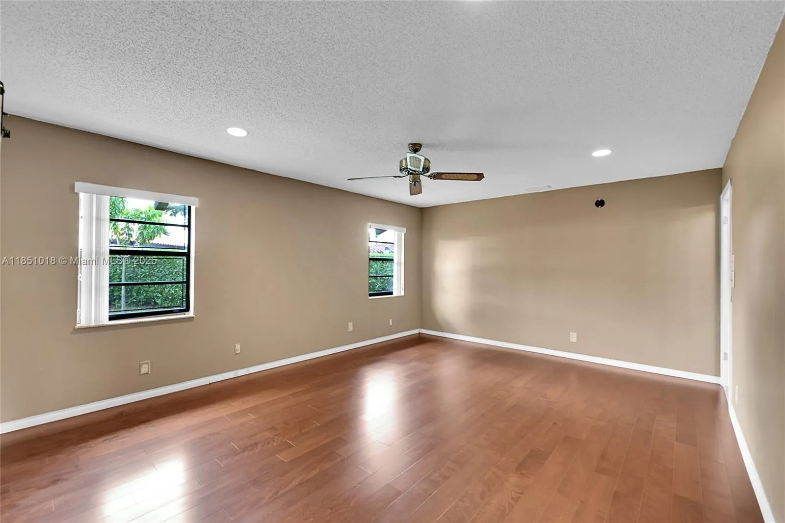 8141 Pine Cir, #54