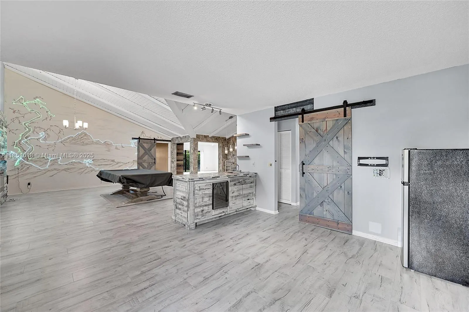 8141 Pine Cir, #54
