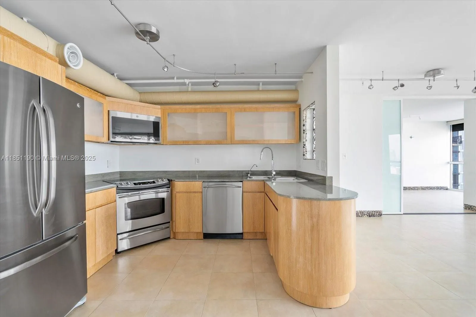 21205 NE 37th Ave, #2204