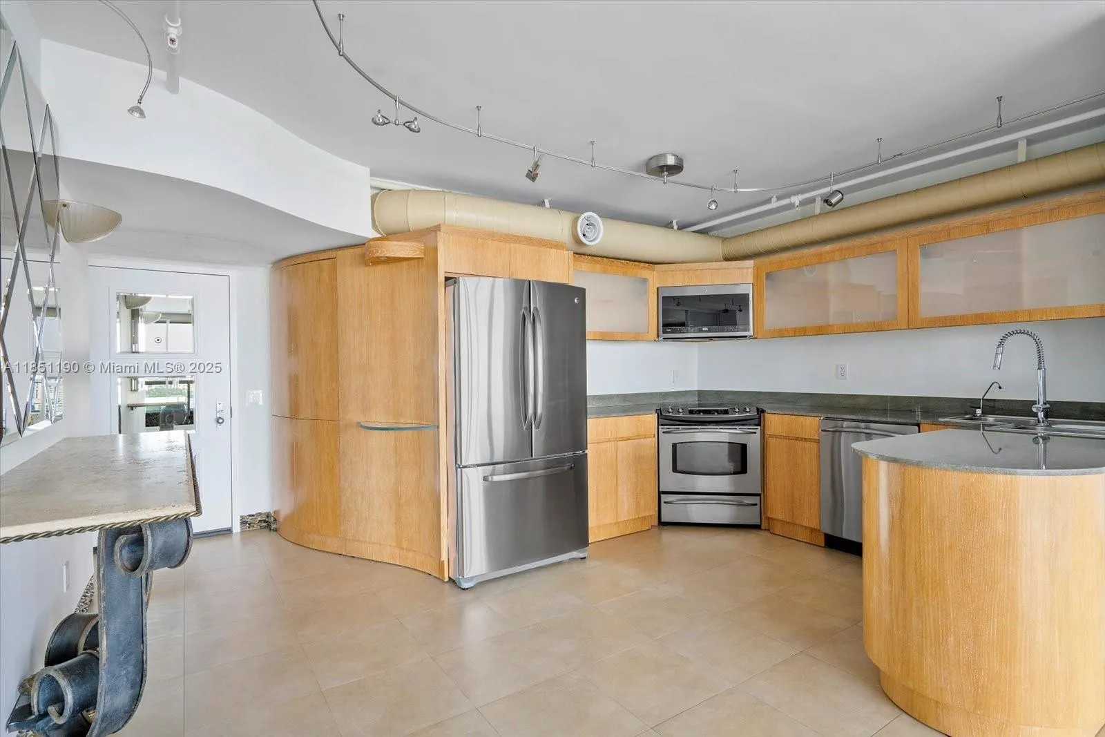 21205 NE 37th Ave, #2204