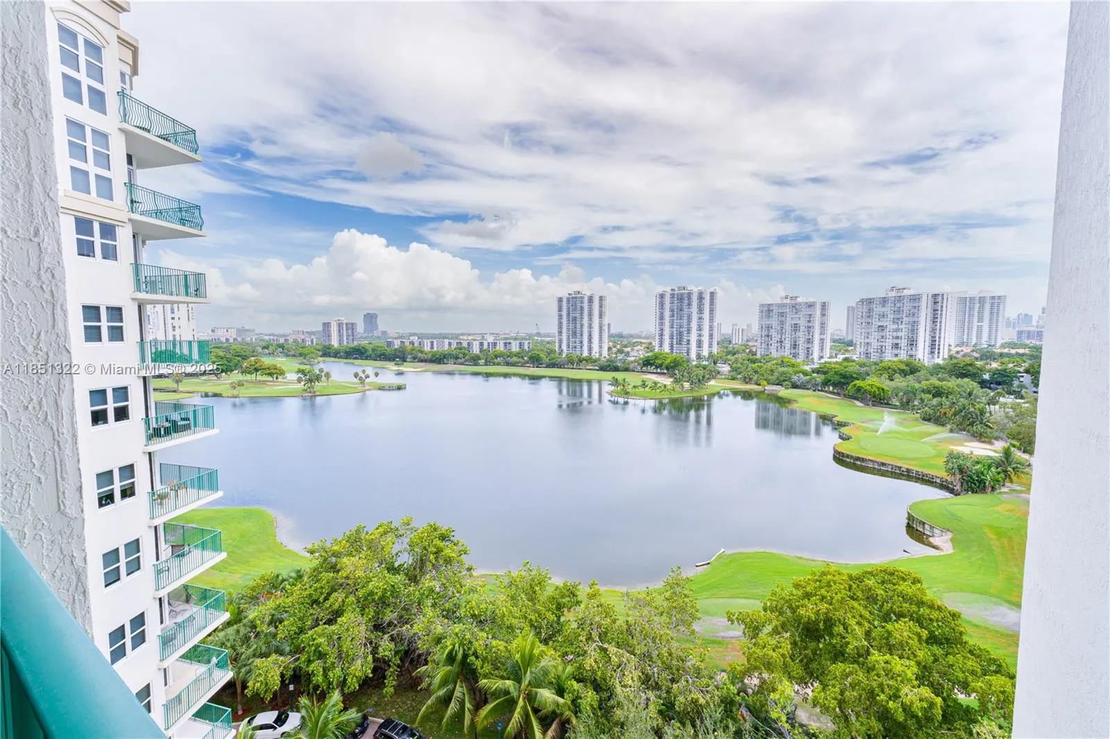 20000 E Country Club Dr, #1114