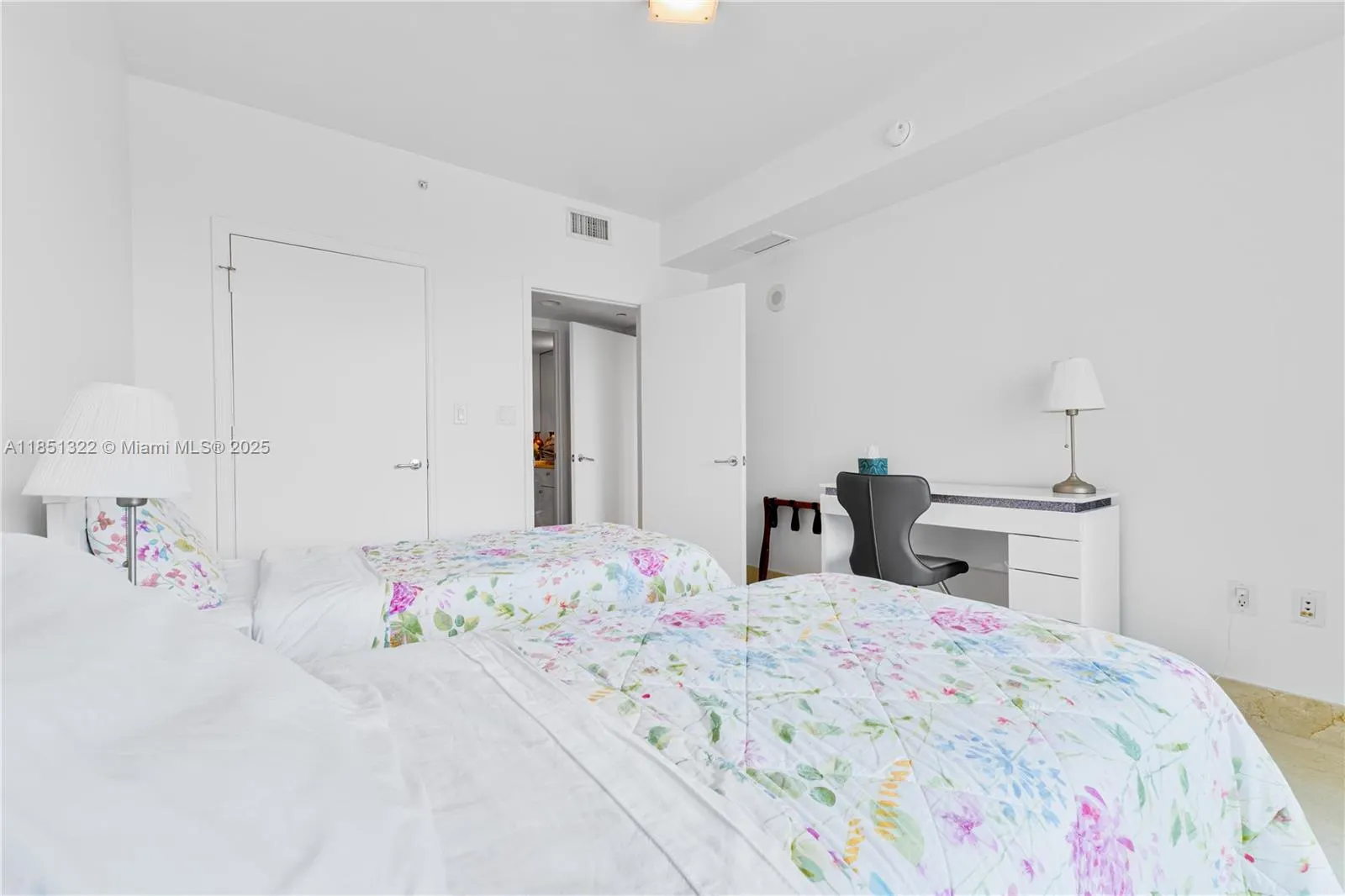 20000 E Country Club Dr, #1114