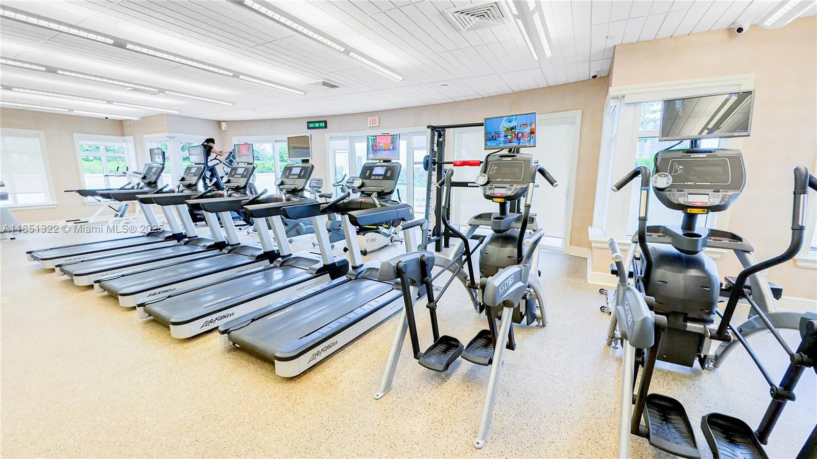 20000 E Country Club Dr, #1114