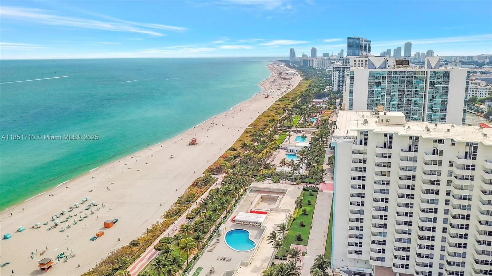 2924 Collins Avenue, #303
