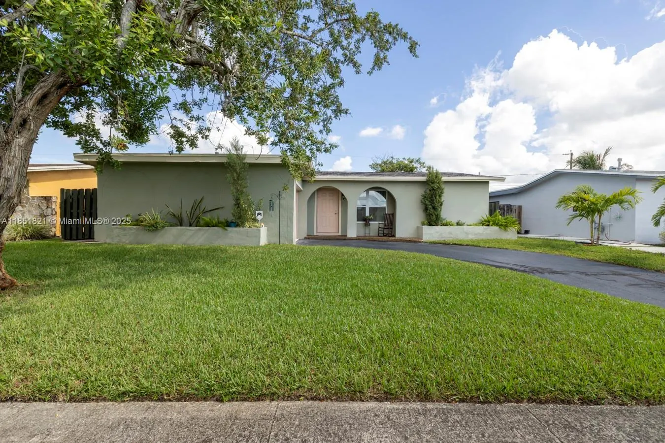 8941 NW 25th Ct