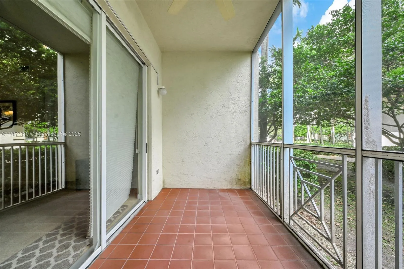 3500 Oaks Clubhouse Dr, #101