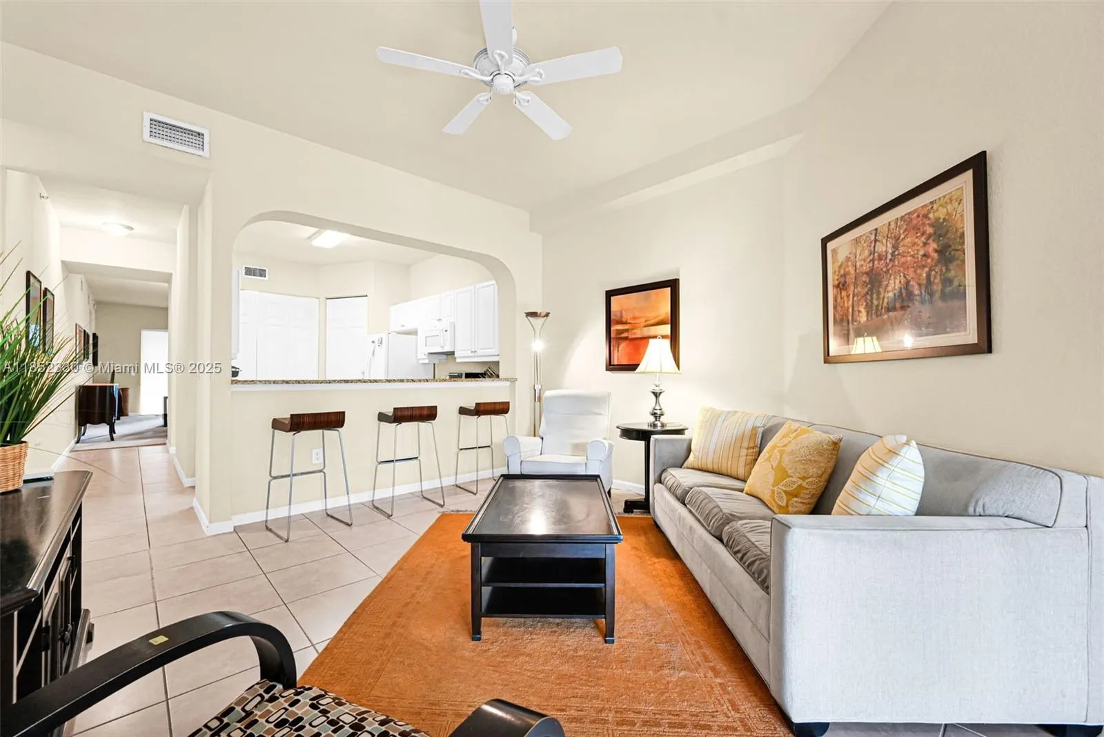 3500 Oaks Clubhouse Dr, #101