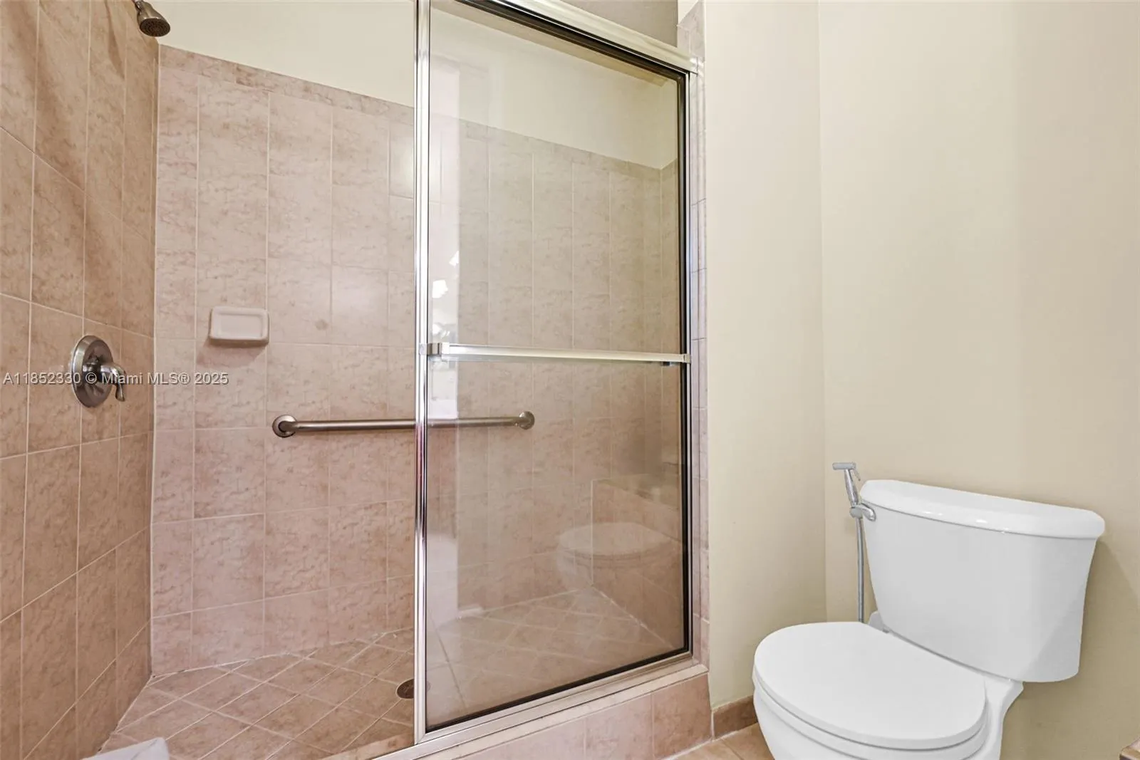 3500 Oaks Clubhouse Dr, #101