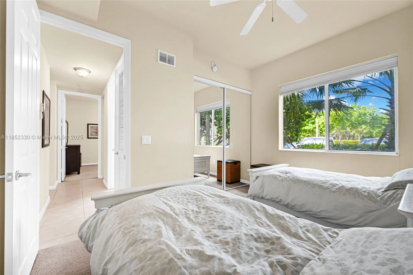 3500 Oaks Clubhouse Dr, #101