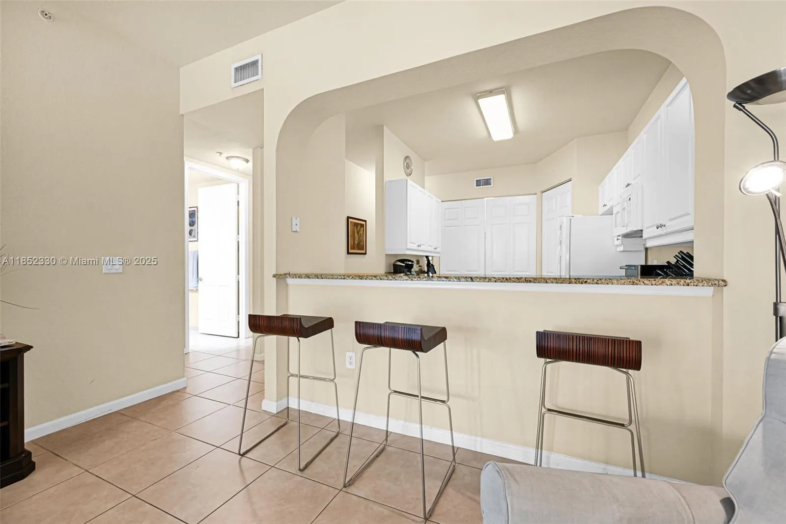 3500 Oaks Clubhouse Dr, #101