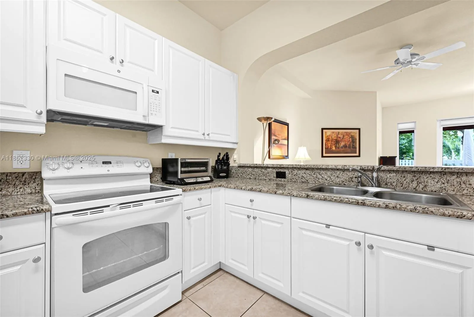 3500 Oaks Clubhouse Dr, #101