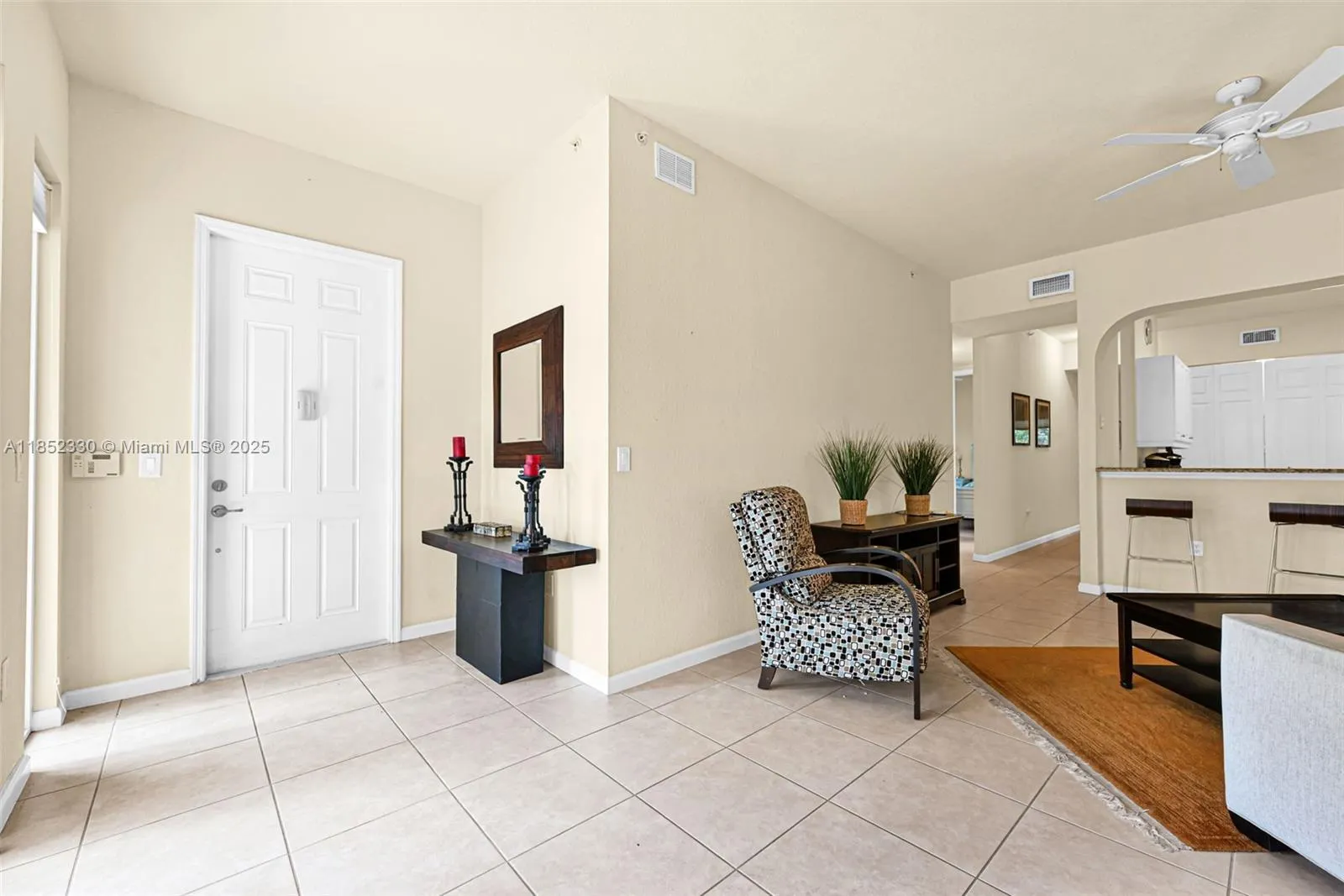 3500 Oaks Clubhouse Dr, #101