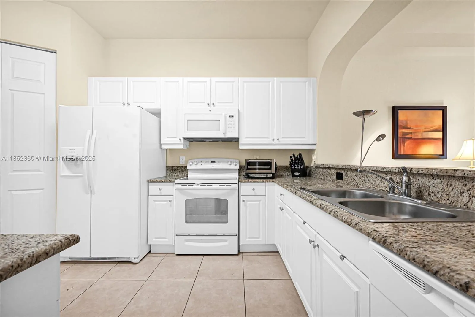 3500 Oaks Clubhouse Dr, #101