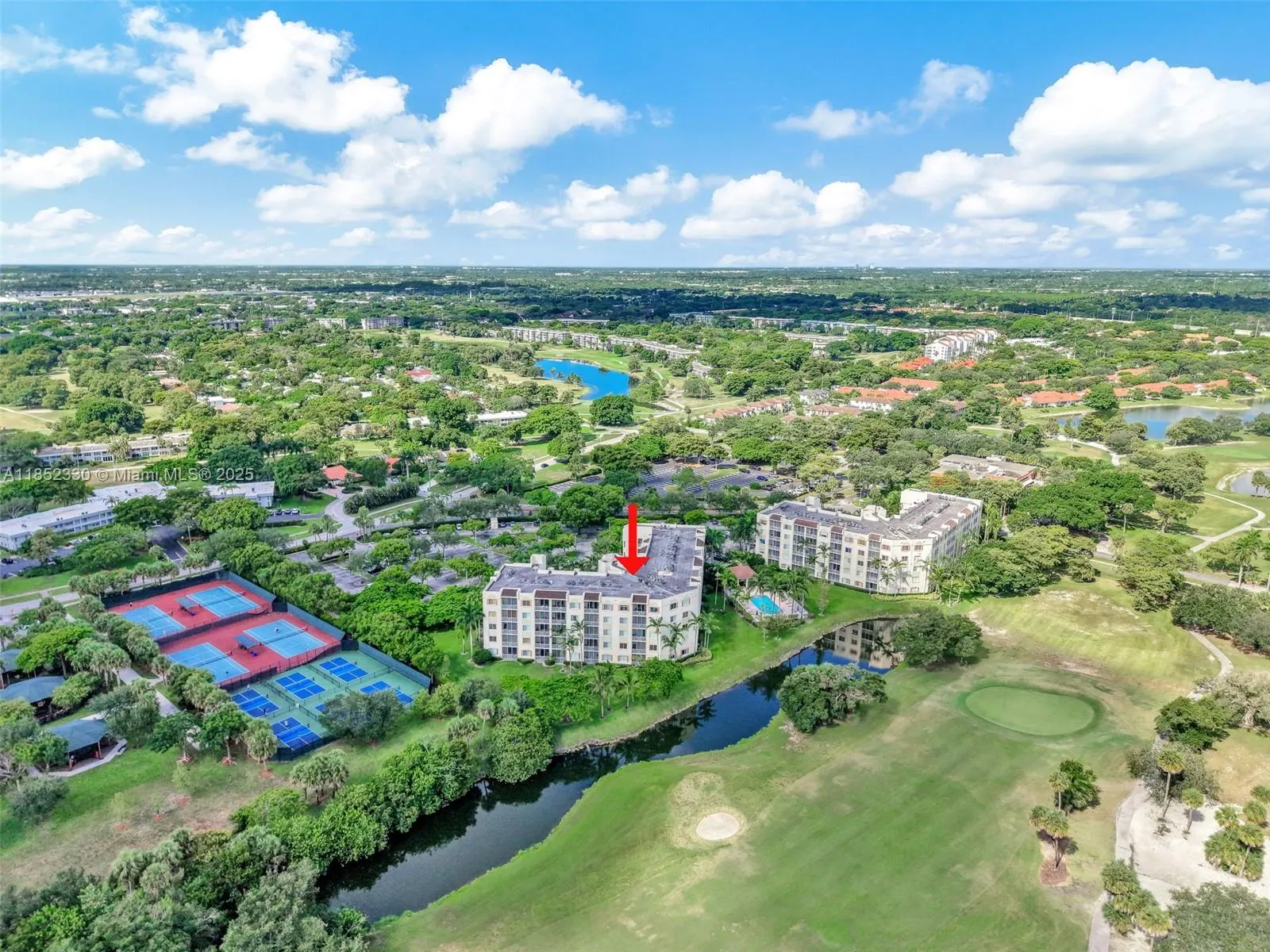 3500 Oaks Clubhouse Dr, #101