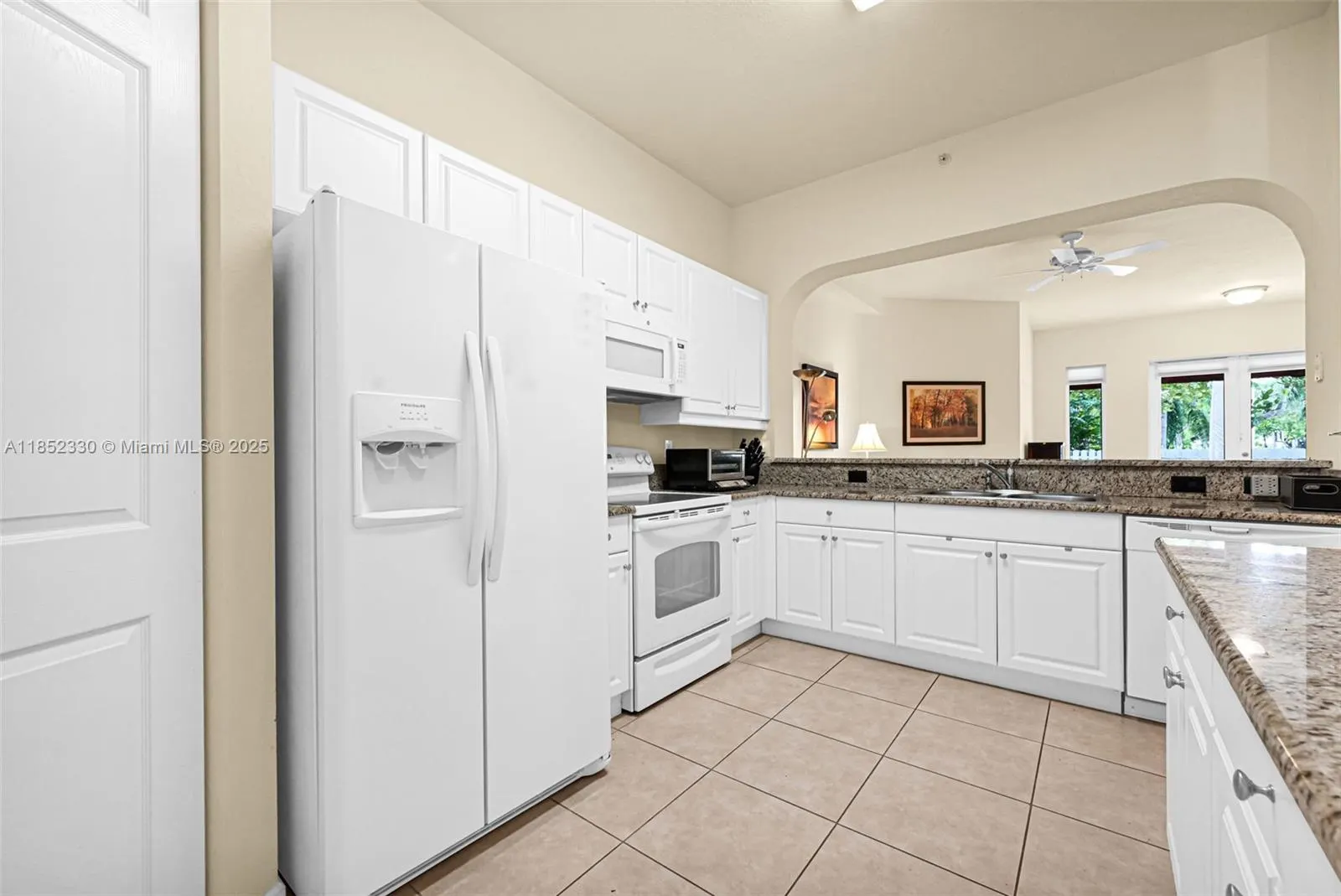 3500 Oaks Clubhouse Dr, #101