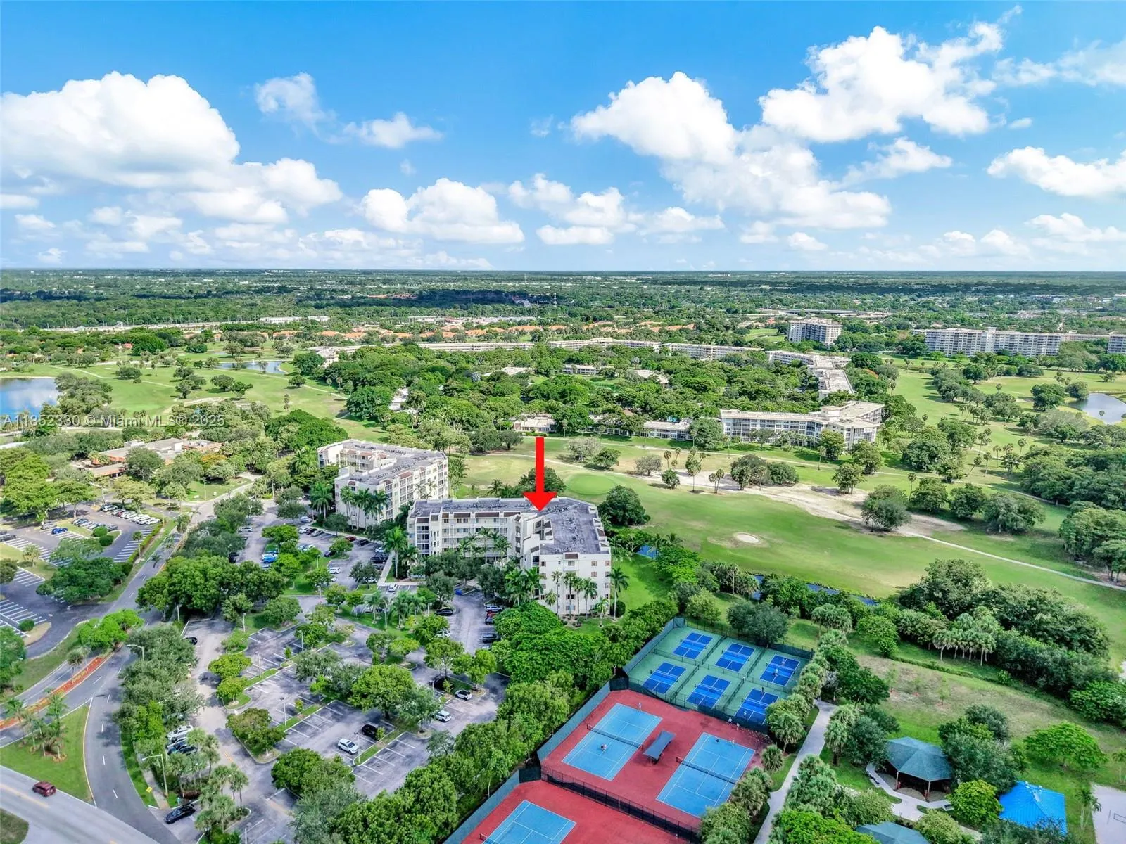 3500 Oaks Clubhouse Dr, #101