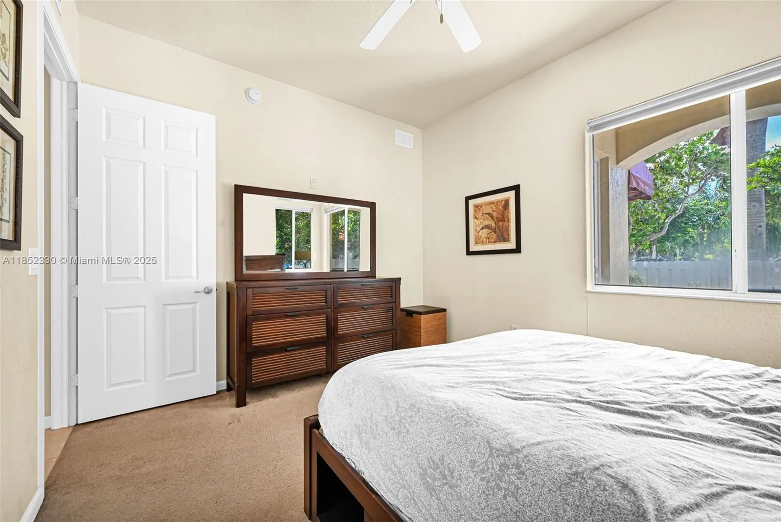 3500 Oaks Clubhouse Dr, #101