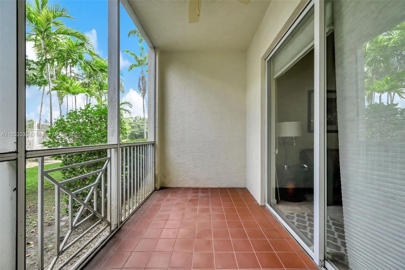 3500 Oaks Clubhouse Dr, #101