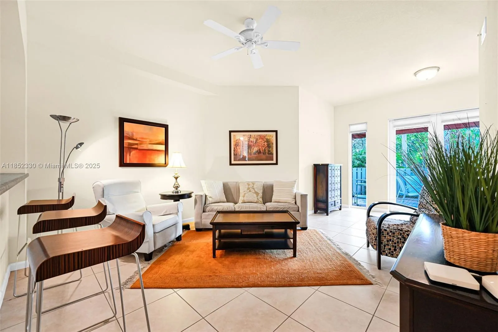 3500 Oaks Clubhouse Dr, #101