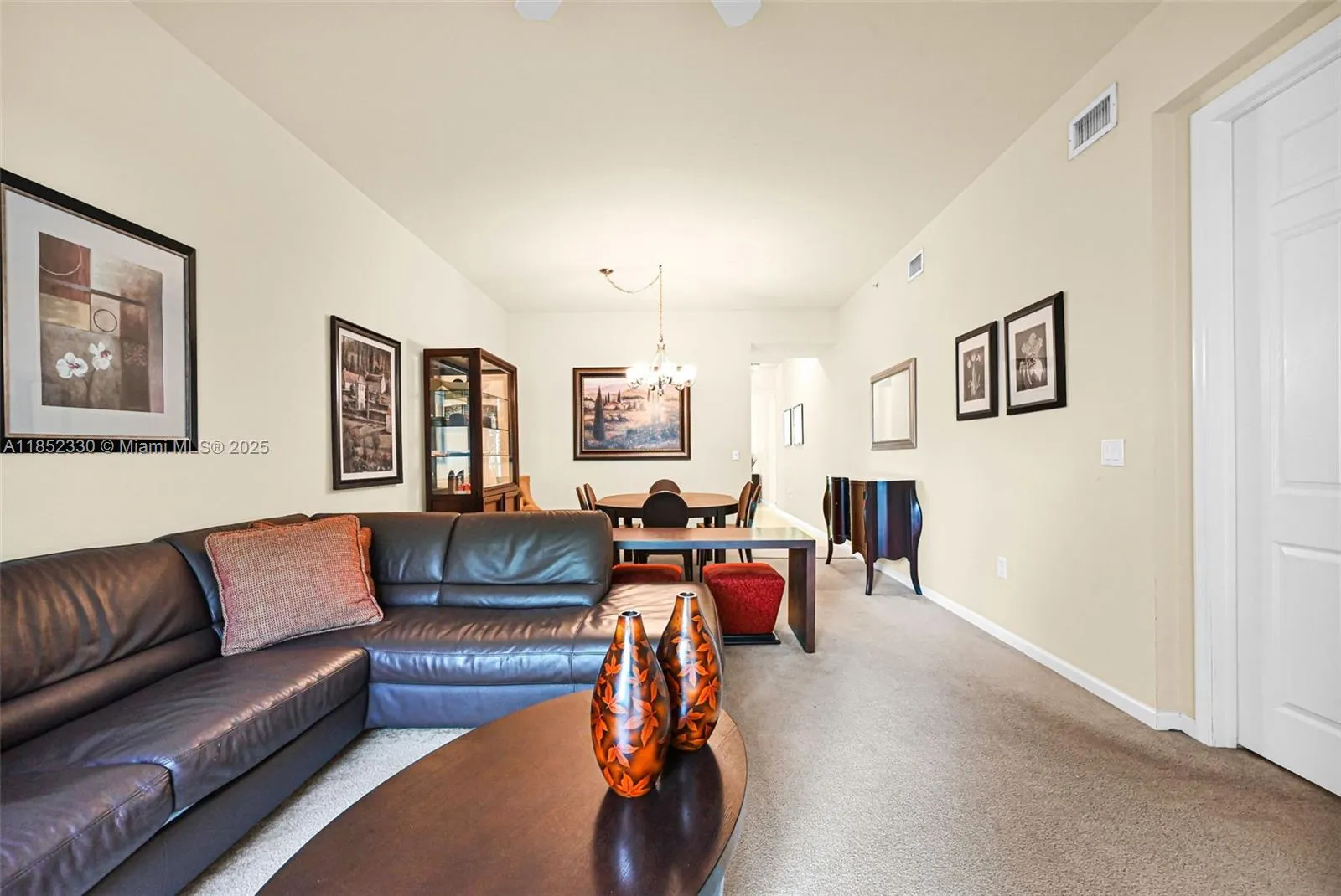 3500 Oaks Clubhouse Dr, #101