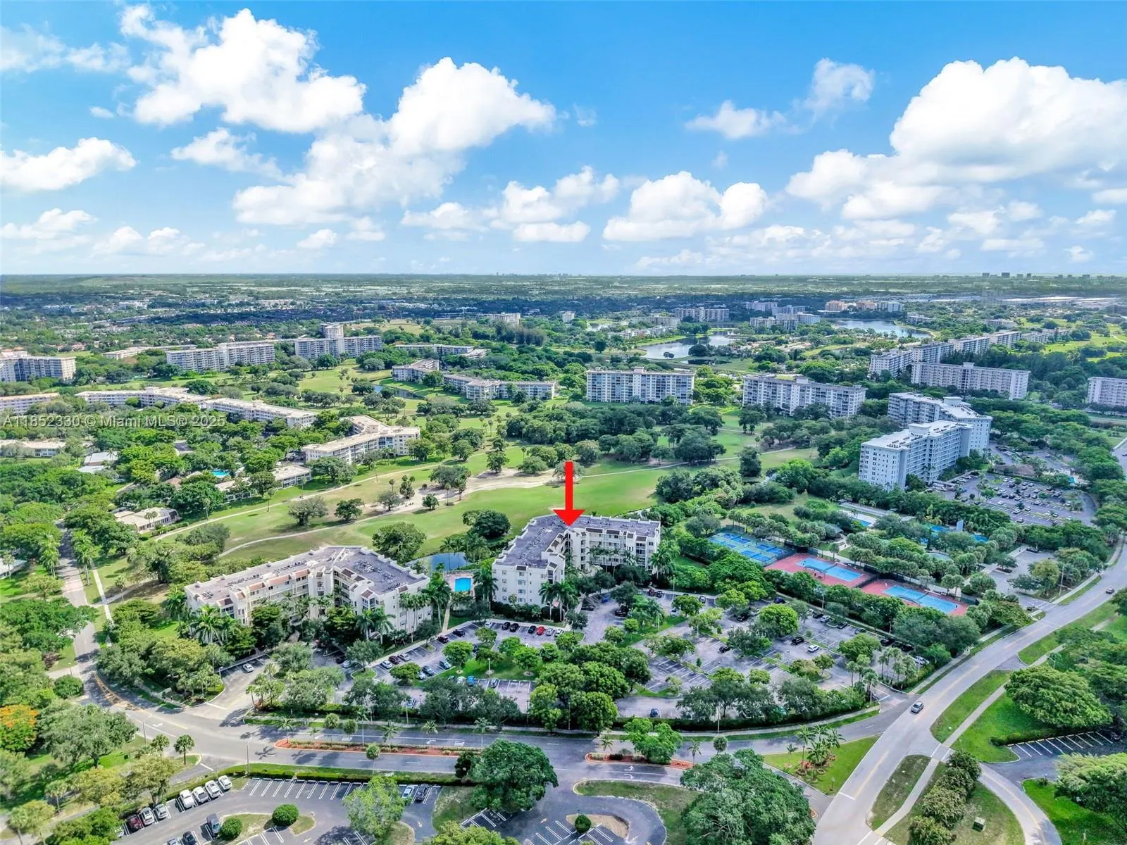 3500 Oaks Clubhouse Dr, #101