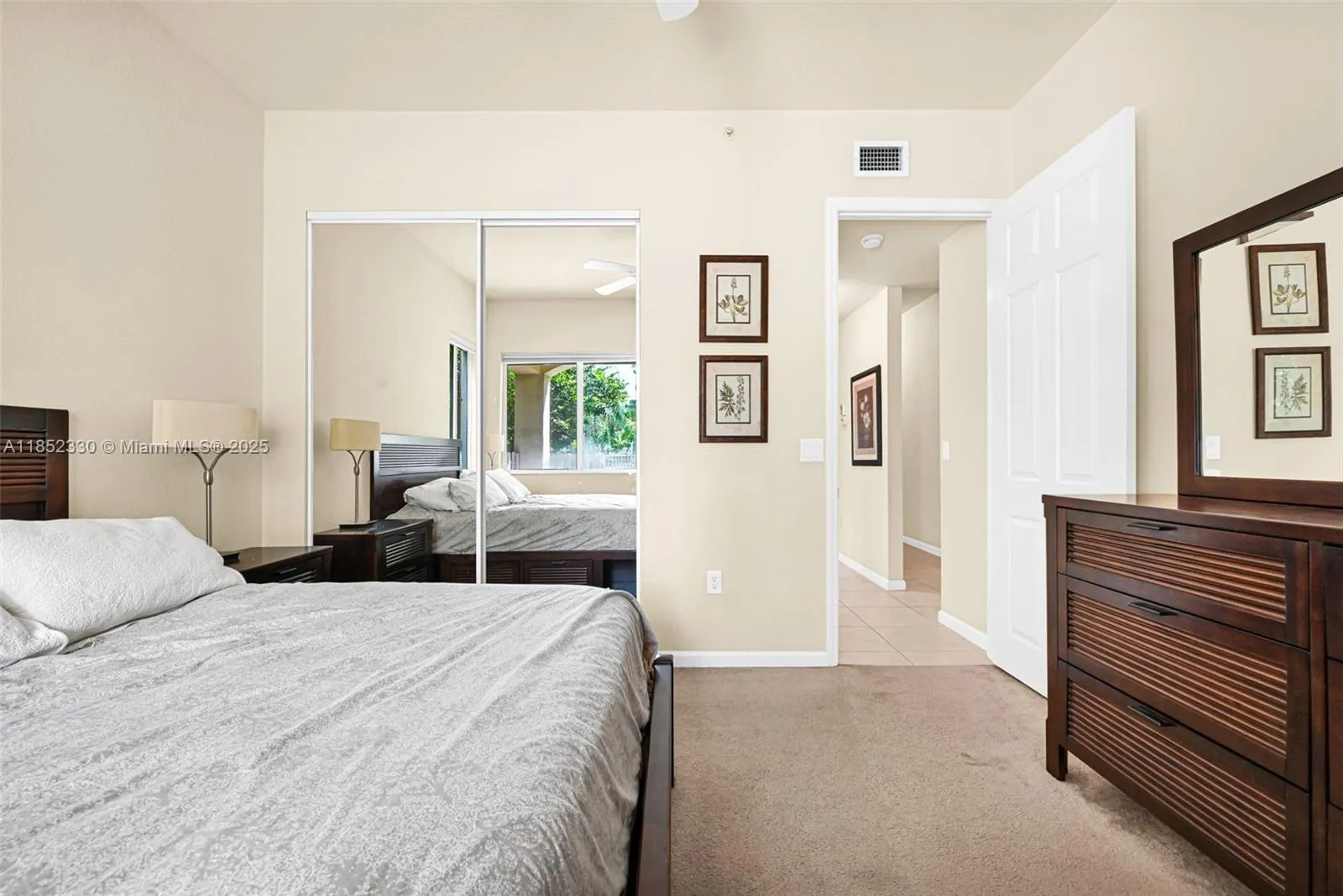 3500 Oaks Clubhouse Dr, #101