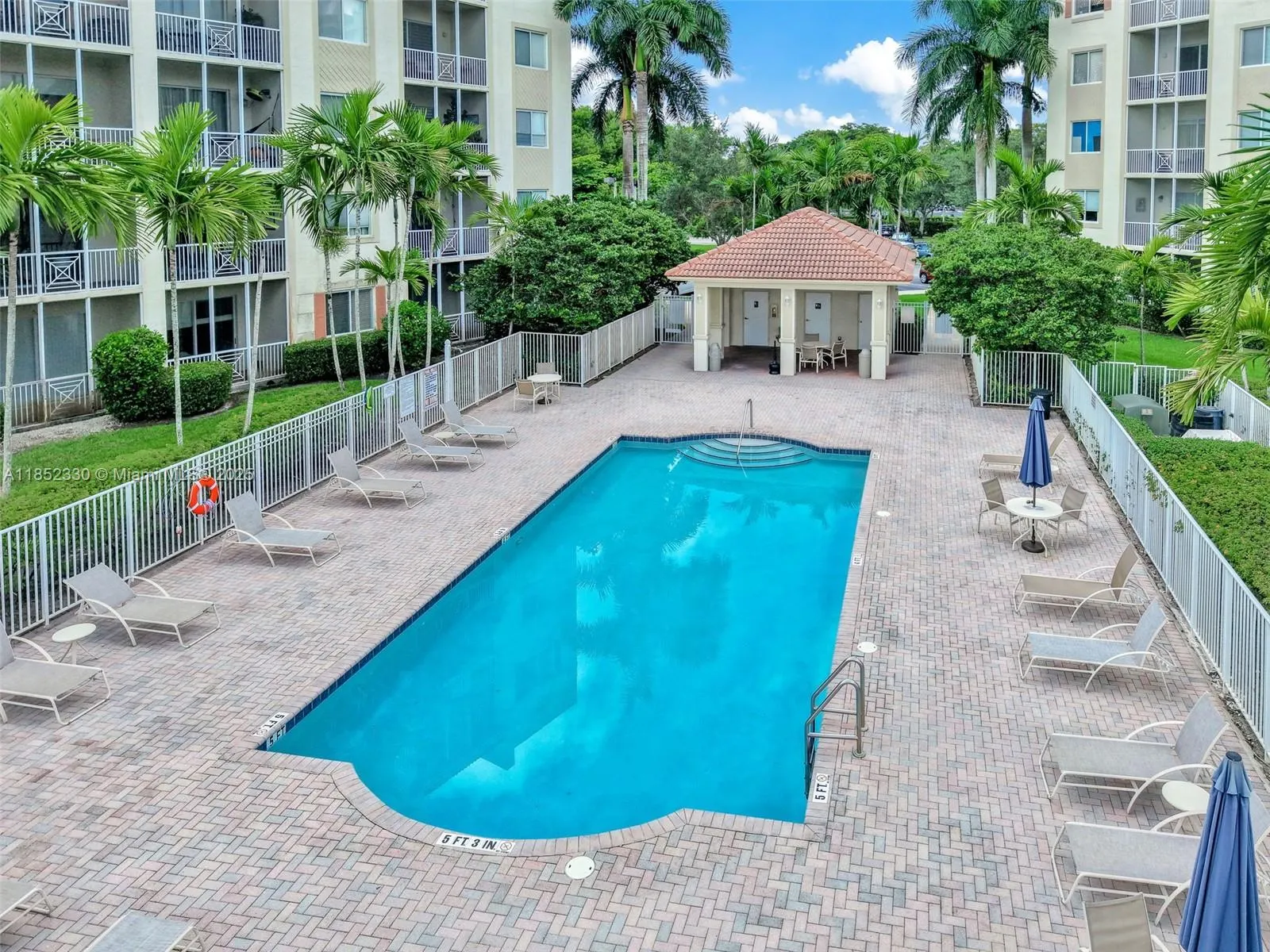 3500 Oaks Clubhouse Dr, #101
