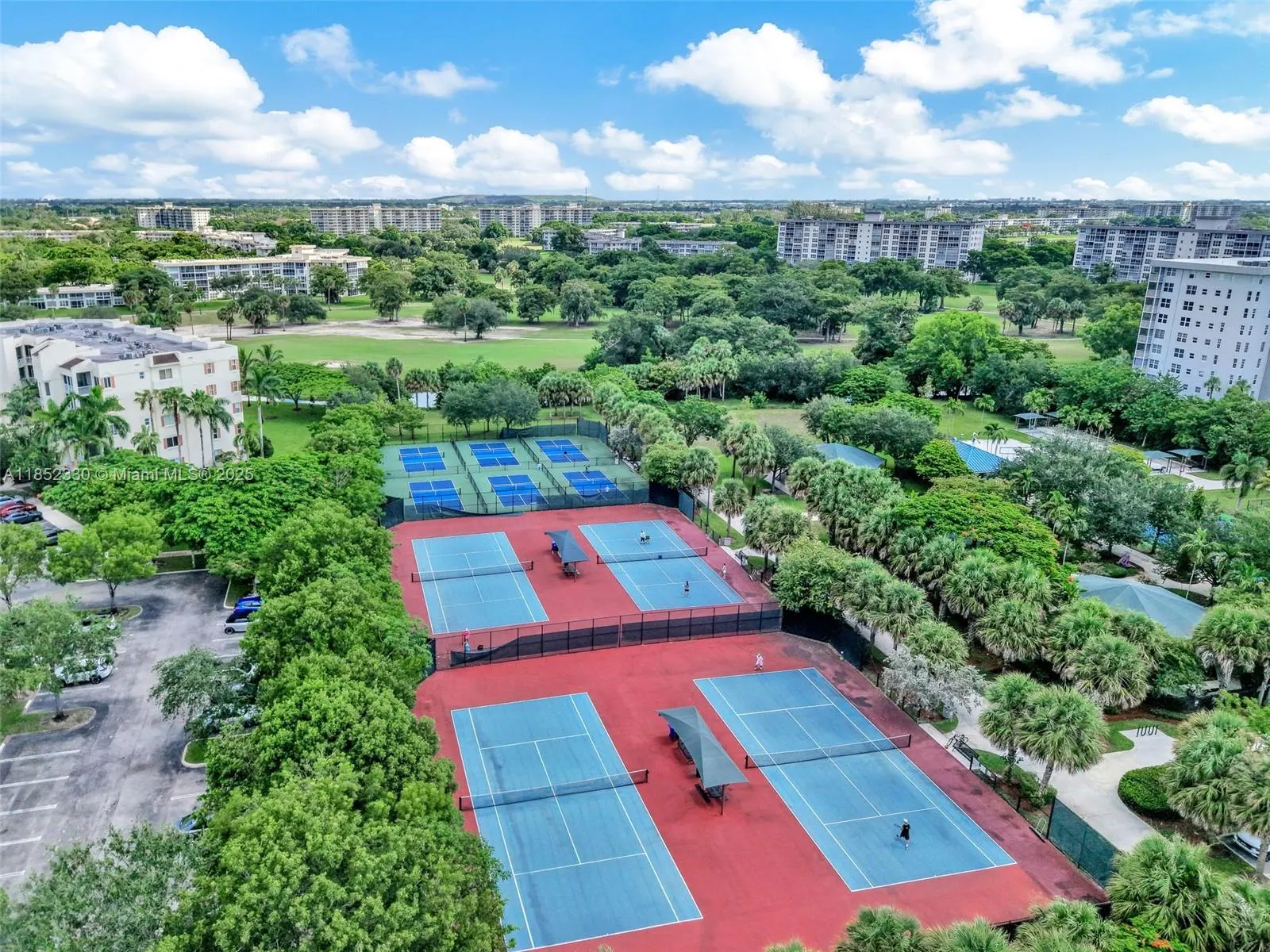 3500 Oaks Clubhouse Dr, #101