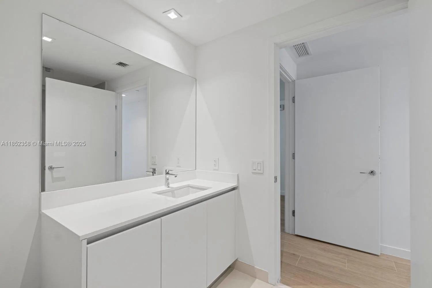 1116 N Ocean Blvd, #304