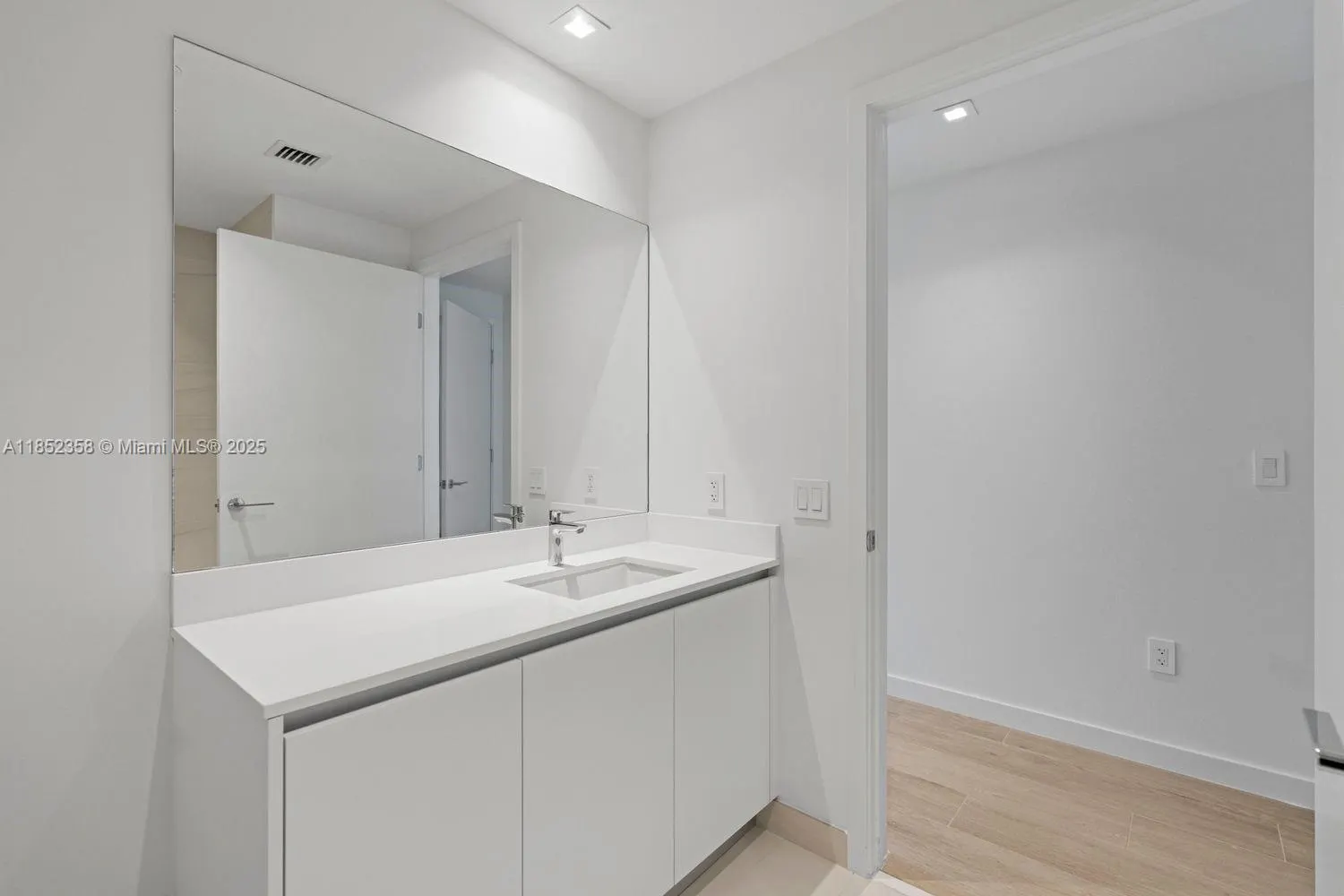 1116 N Ocean Blvd, #304