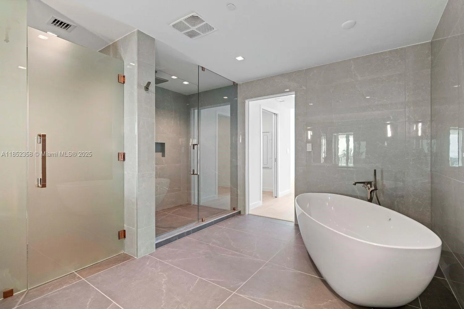 1116 N Ocean Blvd, #304