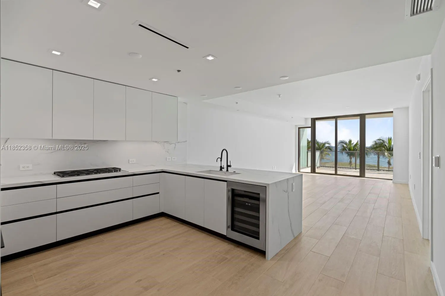 1116 N Ocean Blvd, #304
