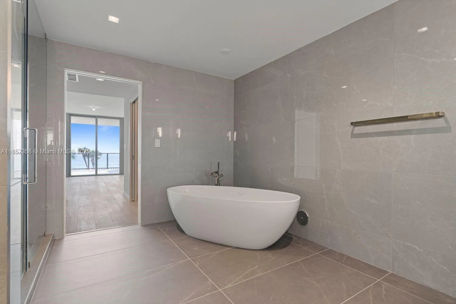 1116 N Ocean Blvd, #304