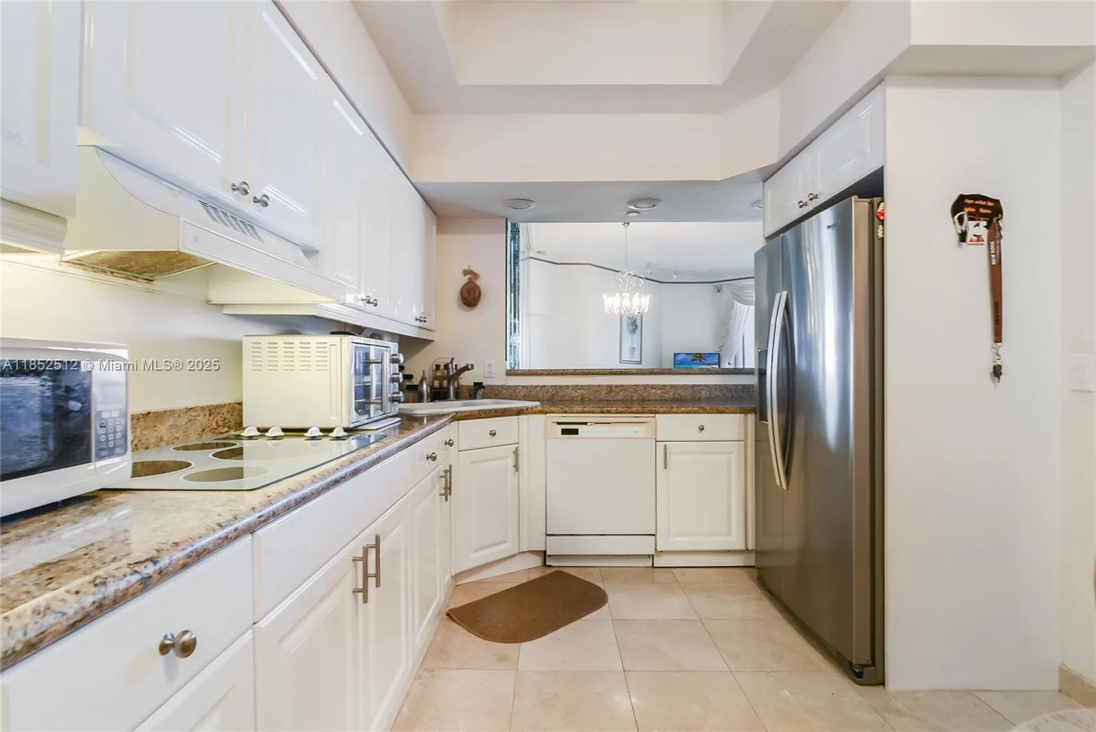 8925 Collins Ave, #11J