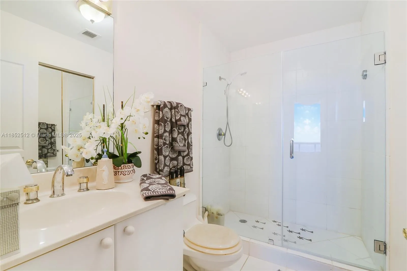 8925 Collins Ave, #11J