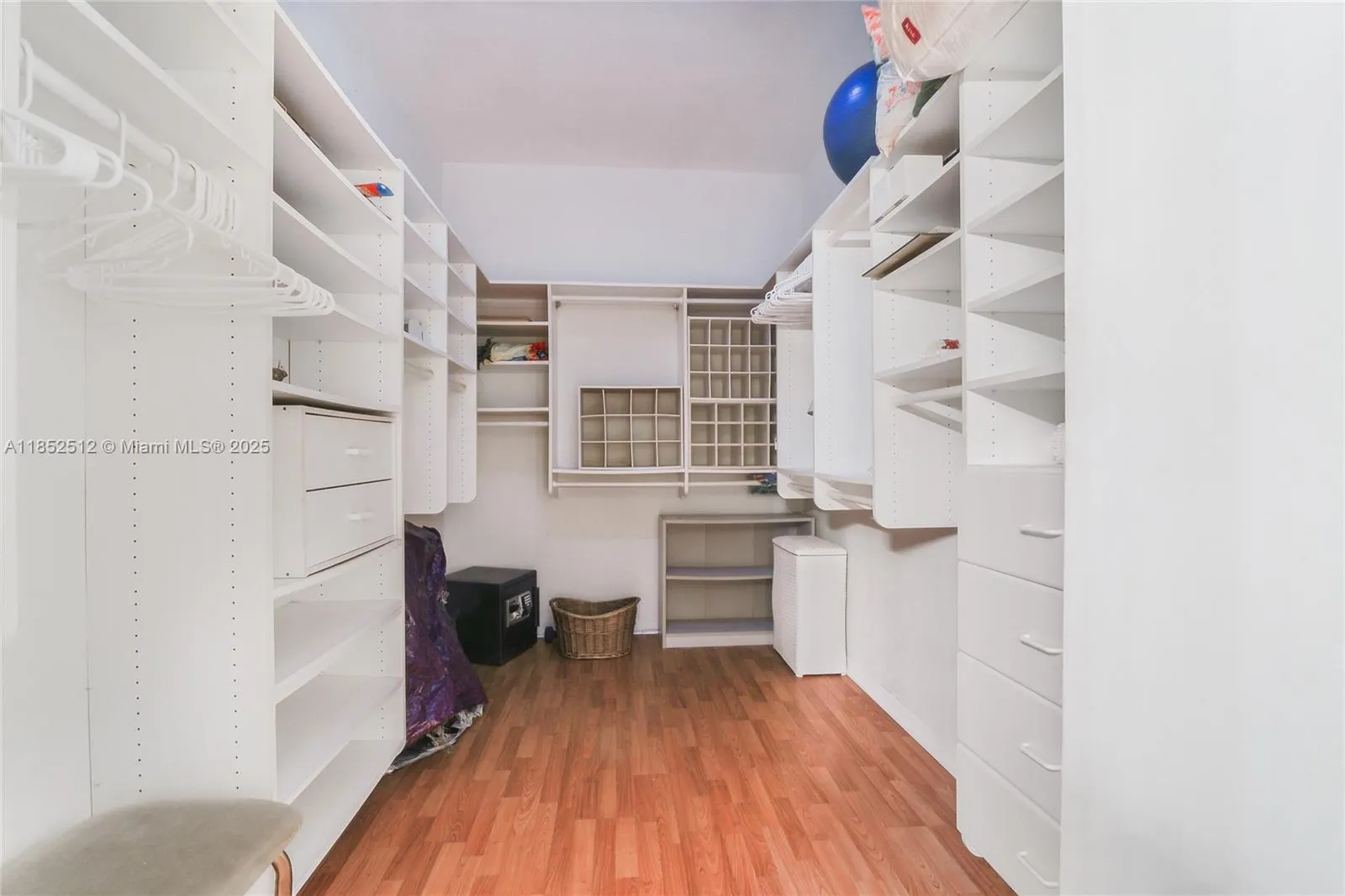 8925 Collins Ave, #11J