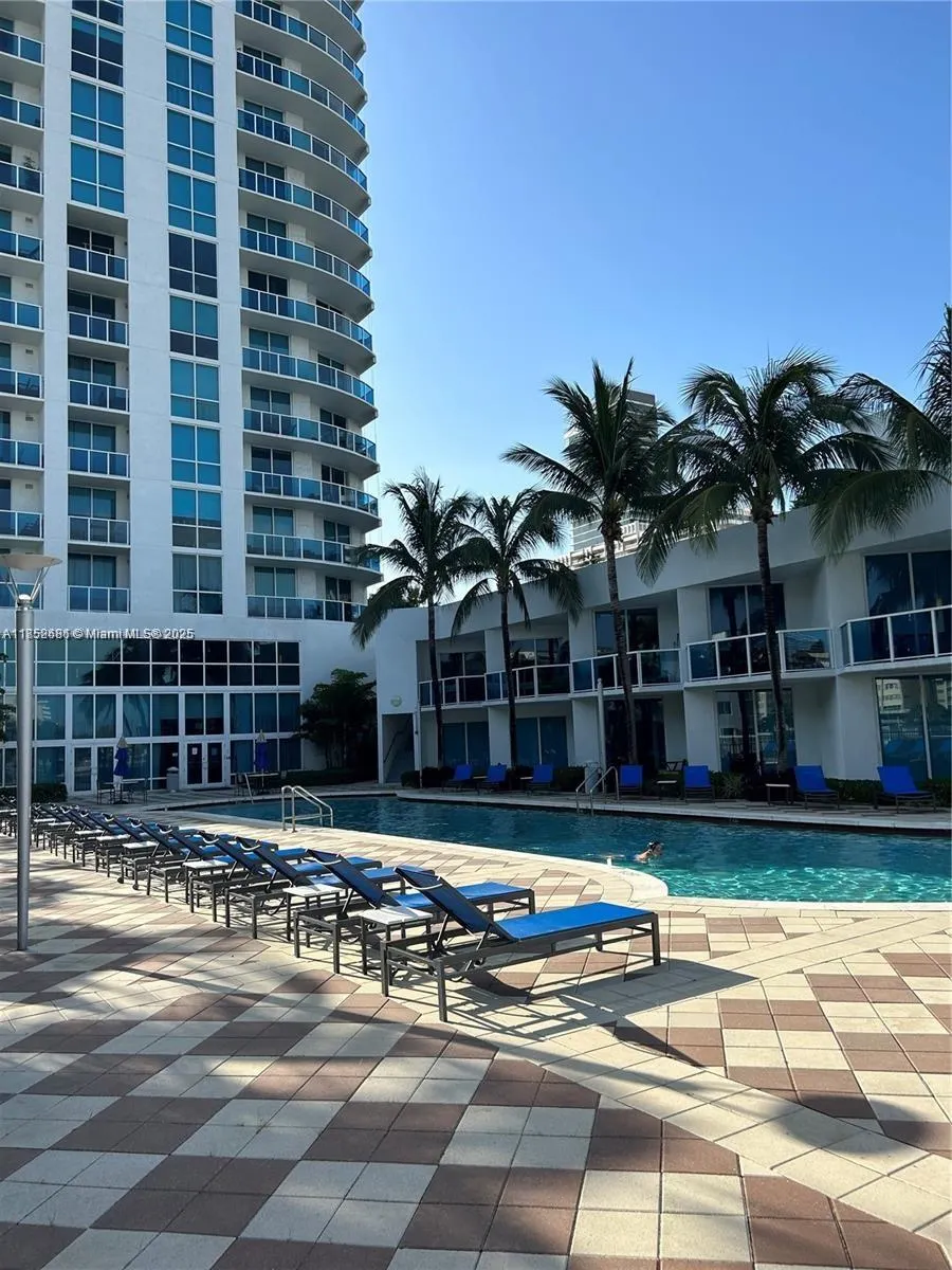 1945 S Ocean Dr, #2209