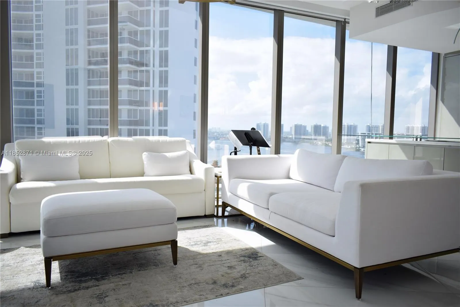18975 Collins Ave, #1804