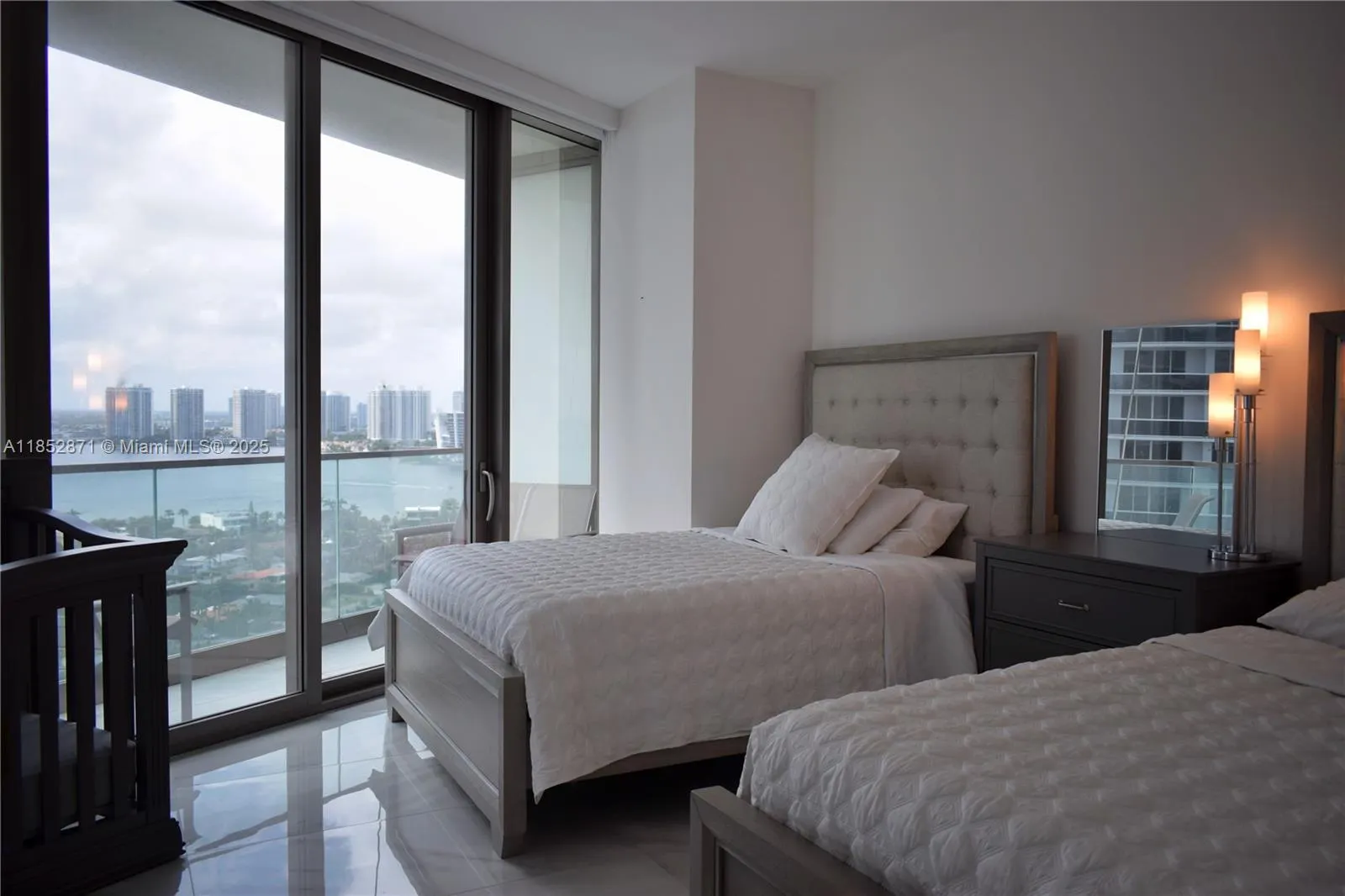 18975 Collins Ave, #1804