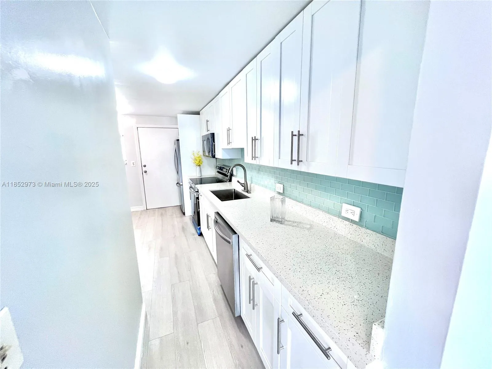 3660 NE 166th St, #505